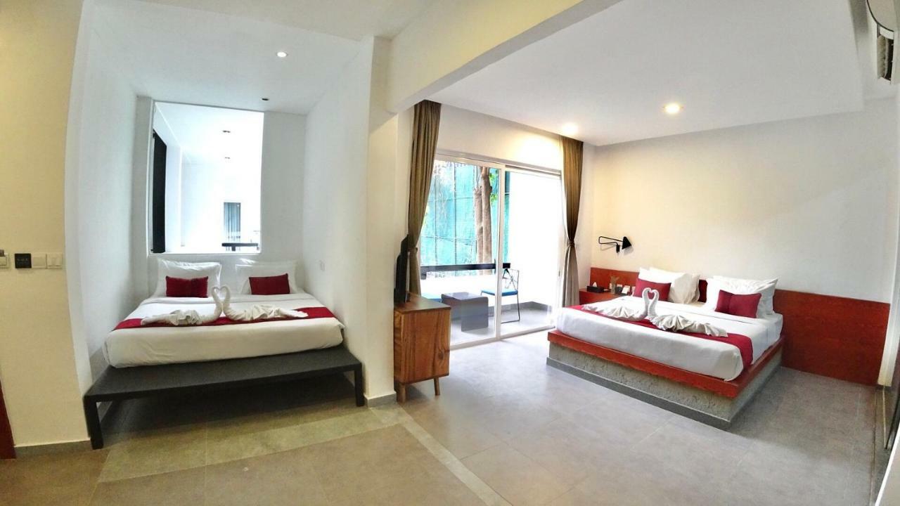 Hotel Records Phnom Penh Exterior photo