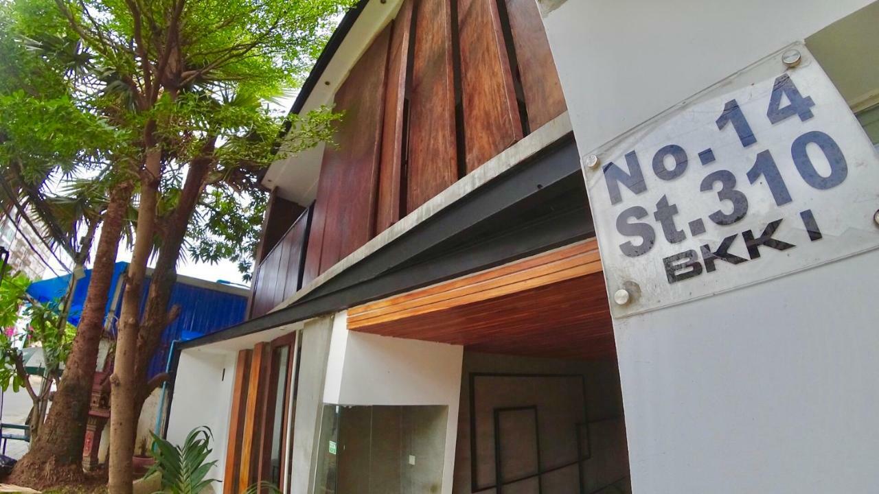 Hotel Records Phnom Penh Exterior photo